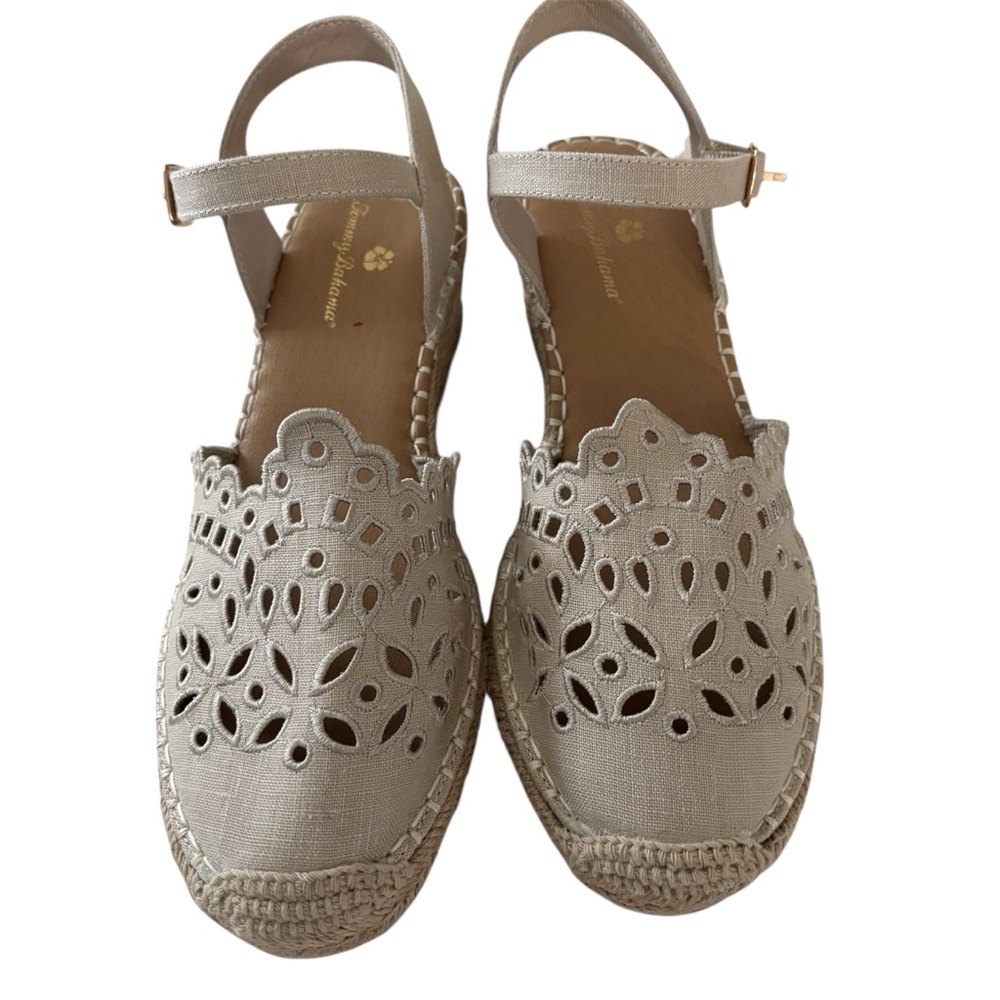 Tommy Bahama Espadrilles Wedge Daphne Sandal Flowers Cut Out Pattern Heel 2.5” - Picture 2 of 11